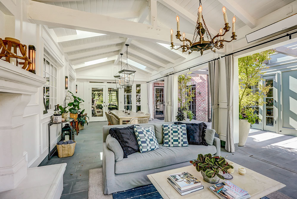 //modlinebuilders.com/wp-content/uploads/2019/02/custom-loggia-patio-cover-with-exposed-tongue-and-groove-vaulted-ceiling-with-custom-made-wood-paneling-walls-and-blue-stone-floor-in-los-angeles-03-.jpg